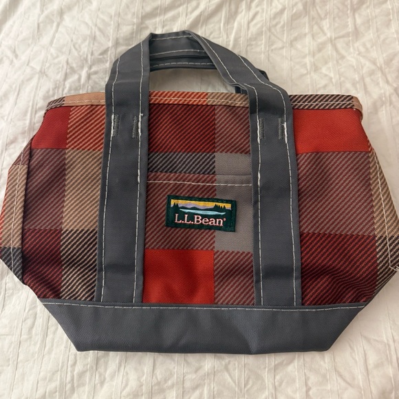 L.L. Bean Handbags - LL Bean Everyday Lightweight Tote